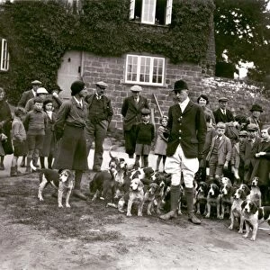 Storrington Beagles Hunt, Swan, Fittleworth, March 1938