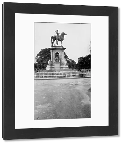RSR 2  /  6th Battalion, Maharajas statue, Cubbon Park, Bangalore 1916