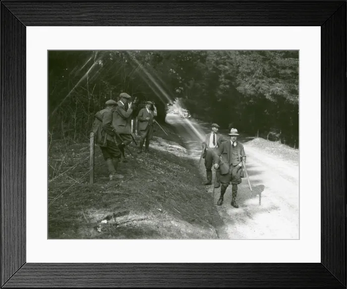 Framed Print : Hunting in West Sussex, February 1938 Framed Print : Hunting in West Sussex, February 1938