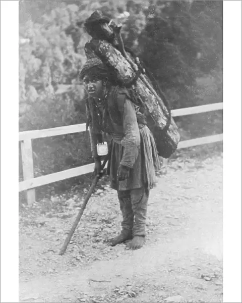 RSR 2  /  6th Battalion, Khud woman at work, Dalhousie 1918