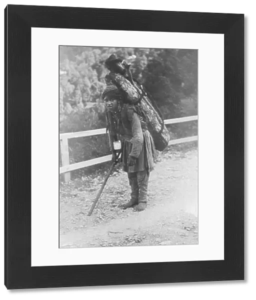 RSR 2  /  6th Battalion, Khud woman at work, Dalhousie 1918
