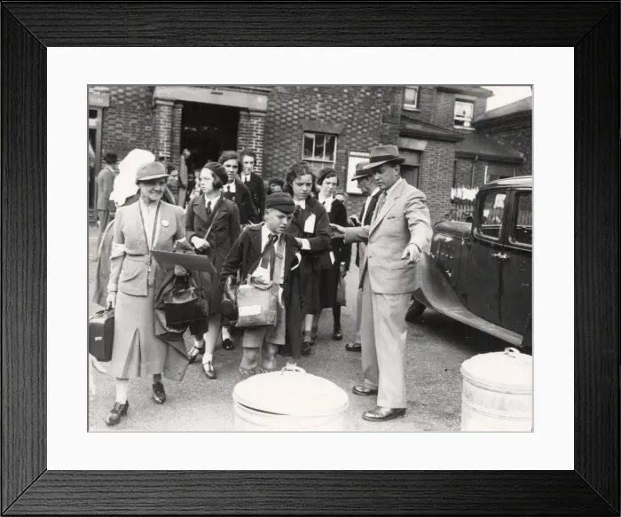 Framed Print : Evacuees outside hall, September 1939 Framed Print : Evacuees outside hall, September 1939