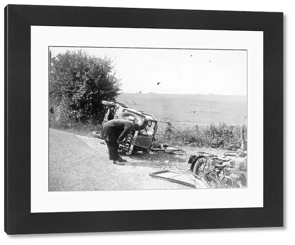 Car smash at crossroads - July 1938