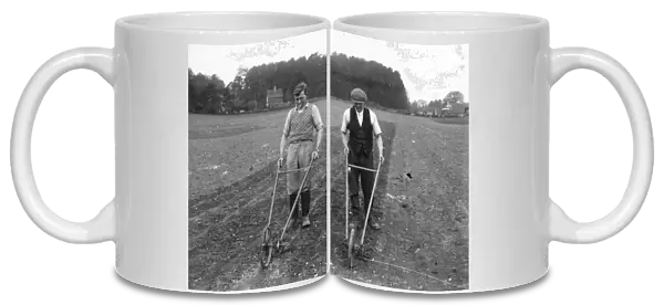 Hoeing at Burton - about 1939