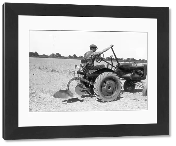 Allis Chalmers Plough at West Wittering - July 1939