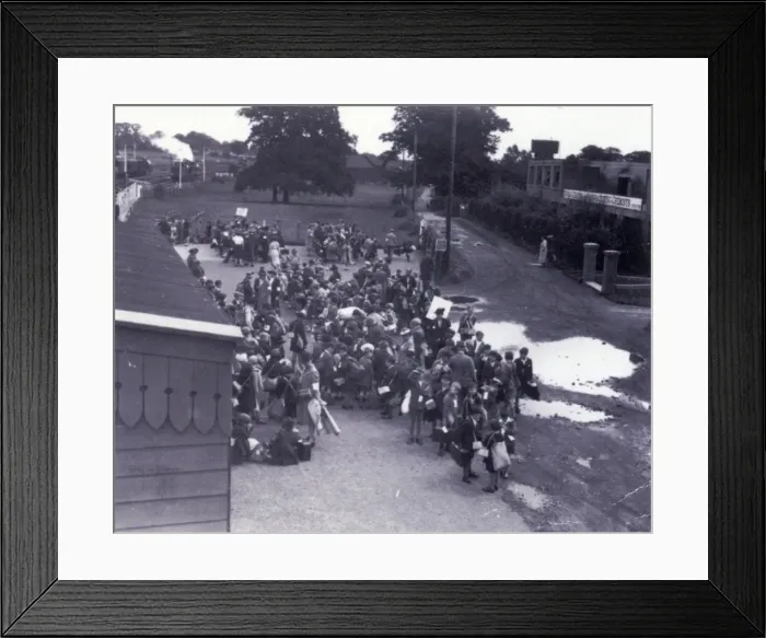 Framed Print : Evacuation - September 1939 Framed Print : Evacuation - September 1939