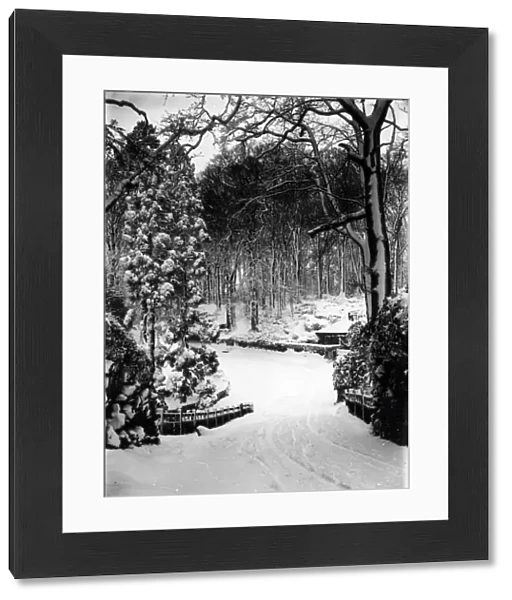 Snow scene, Upperton Way - February 1940