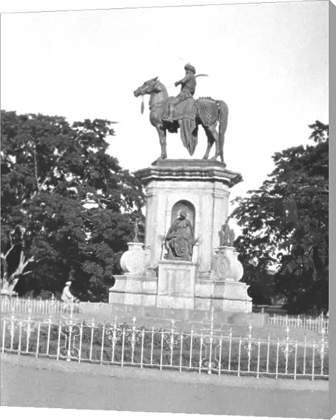 RSR 2  /  6th Battalion, Maharajas statue, Bangalore
