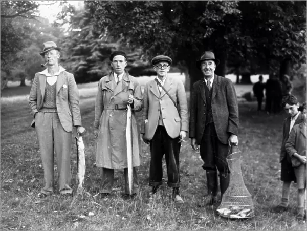 Petworth Park Fishing Competition for the 'Welcome Home'Fund - 14 September 1946