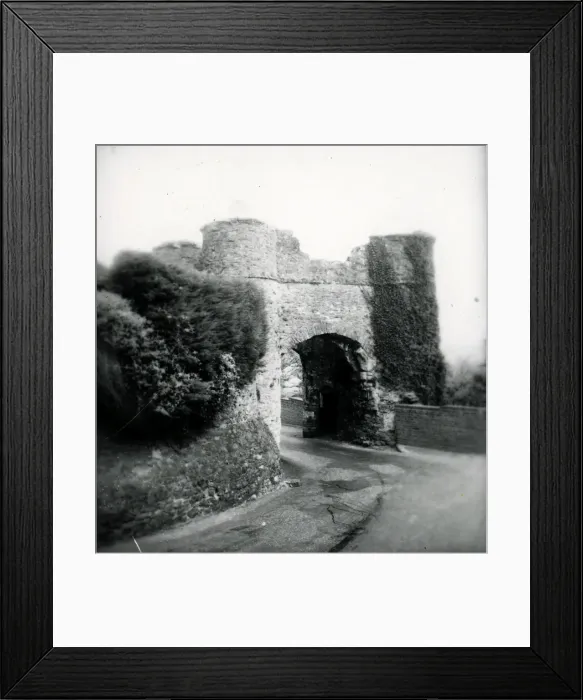 Framed Print : The Strand Gate, Winchelsea - 16 October 1947 Framed Print : The Strand Gate, Winchelsea - 16 October 1947