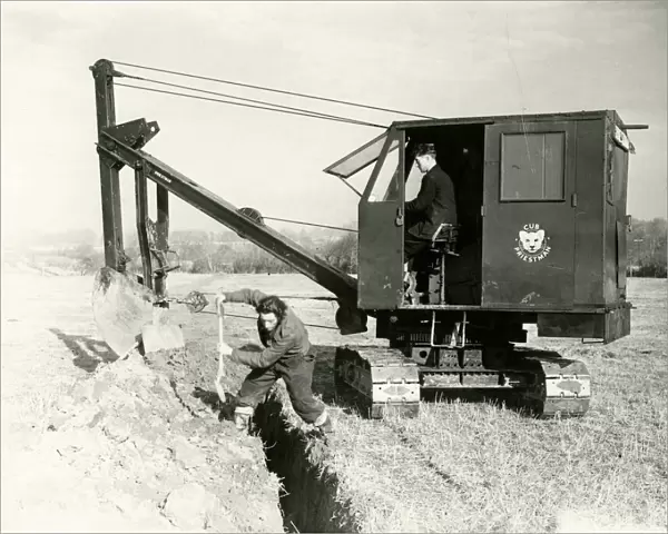 Pipe Laying to Cottages - January 1949