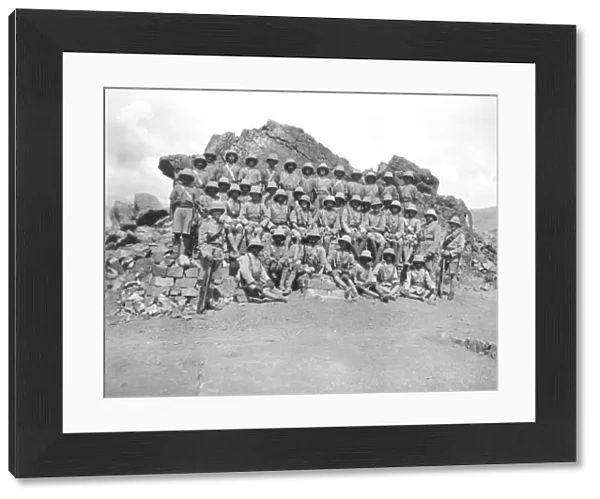 RSR 2  /  6th Battalion, Nepalese troops with British instructors'