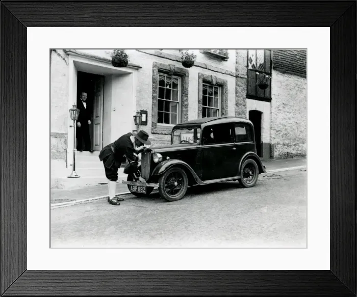 Framed Print : Rambling Reporter at Midhurst Framed Print : Rambling Reporter at Midhurst