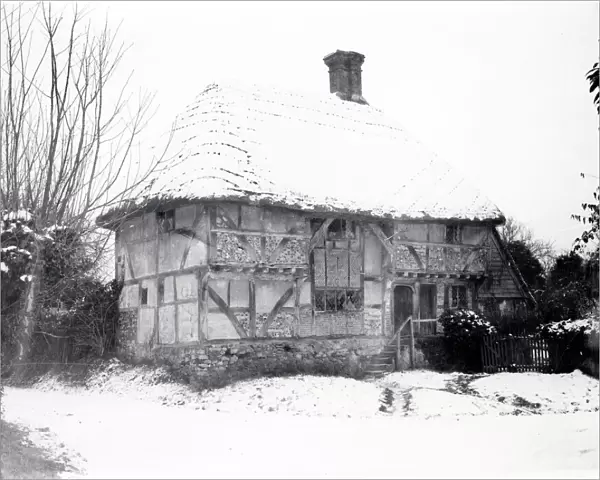 Snow picture at Bignor Old Shop, January 1940