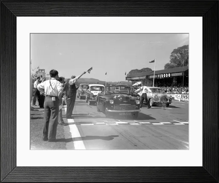 Framed Print : Motor racing at Goodwood, 28 May 1955 Framed Print : Motor racing at Goodwood, 28 May 1955