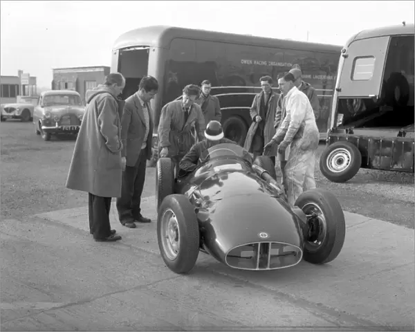 Racing car and crew, March 1956