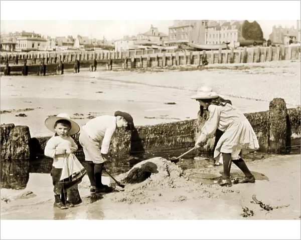 Children on Worthing Beach