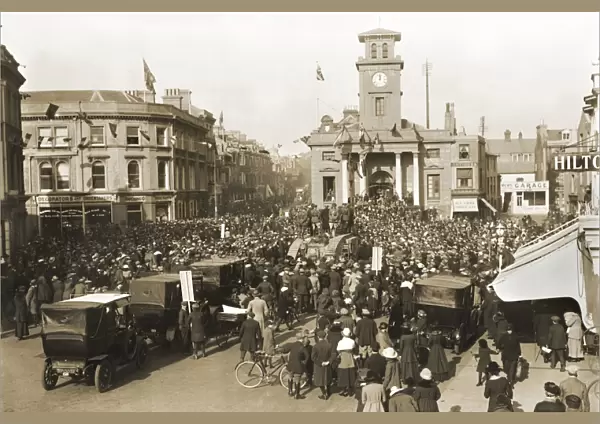 Presentation of a tank in South Street, Worthing