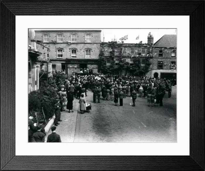 Framed Print : Petworth Thanksgiving Service, 13th May 1945 Framed Print : Petworth Thanksgiving Service, 13th May 1945