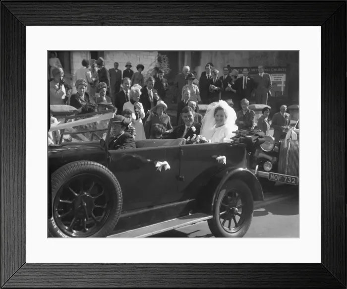 Framed Print : Bride and Groom in open top motor car Framed Print : Bride and Groom in open top motor car