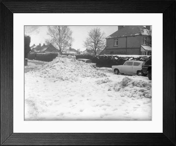Framed Print : Snow scene in Clay Lane, Fishbourne, Sussex Framed Print : Snow scene in Clay Lane, Fishbourne, Sussex
