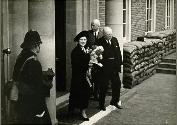Queen Elizabeth at County Hall, 7th December 1939
