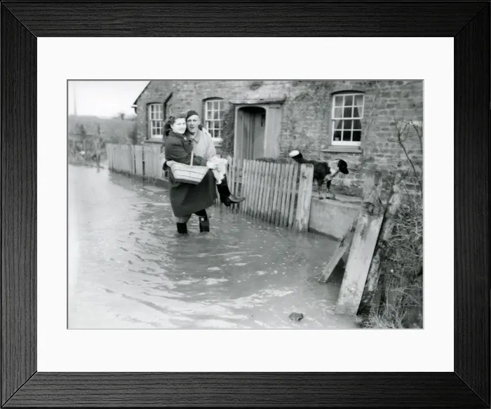 Framed Print : Flooded Cottage in Coultershaw, February 1957 Framed Print : Flooded Cottage in Coultershaw, February 1957