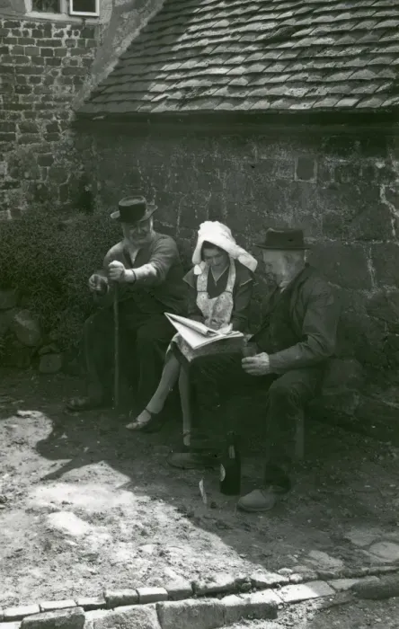 Framed Print : Three country folk discussing the news in a newspaper, Upperton, Sussex Framed Print : Three country folk discussing the news in a newspaper, Upperton, Sussex