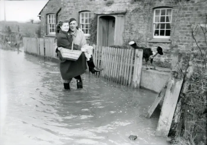 Framed Print : Flooded Cottage in Coultershaw, February 1957 Framed Print : Flooded Cottage in Coultershaw, February 1957