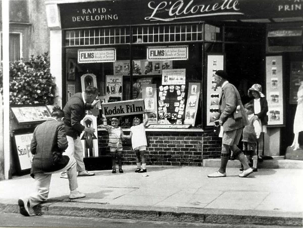 Frank L'Alouettes photographic shop, 1930s