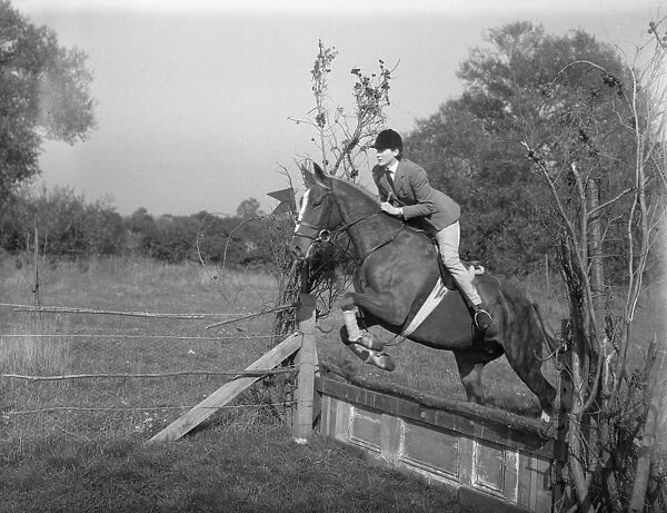 Girl show jumping, 7 September 1962