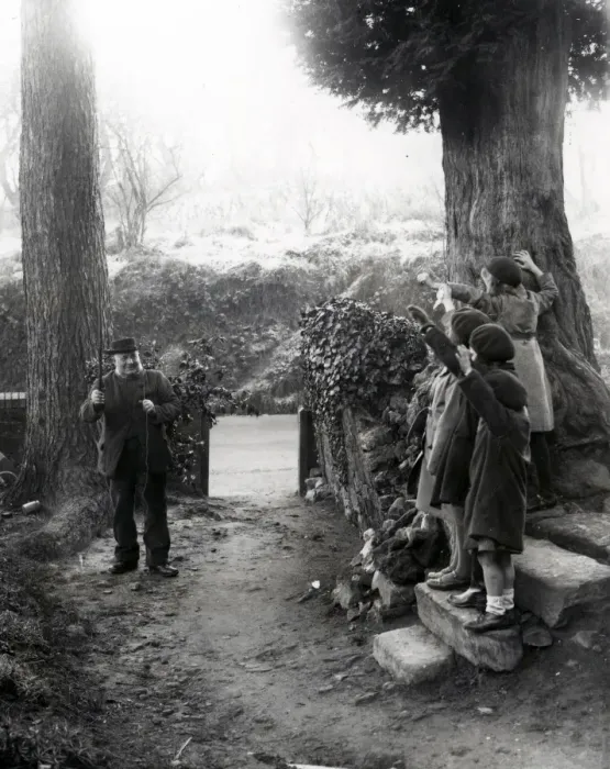 Framed Print : Four girls waving to elderly gentleman at Upperton, Sussex. December 1935 Framed Print : Four girls waving to elderly gentleman at Upperton, Sussex. December 1935