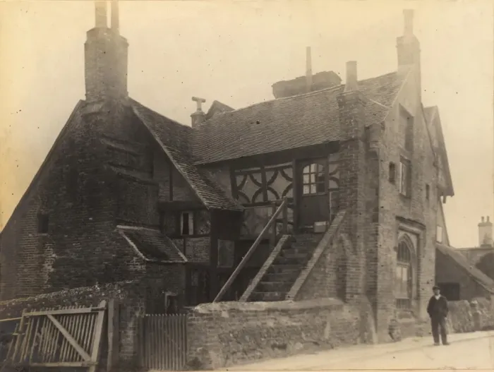 Framed Print : King Alfreds House at Ditchling, 1906 Framed Print : King Alfreds House at Ditchling, 1906