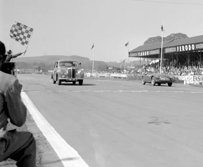 Framed Print : Motor racing at Goodwood, 28 May 1955 Framed Print : Motor racing at Goodwood, 28 May 1955