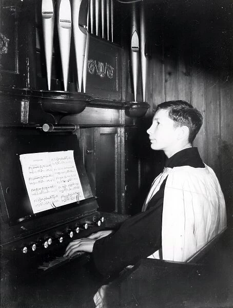 Organist - about June 1943