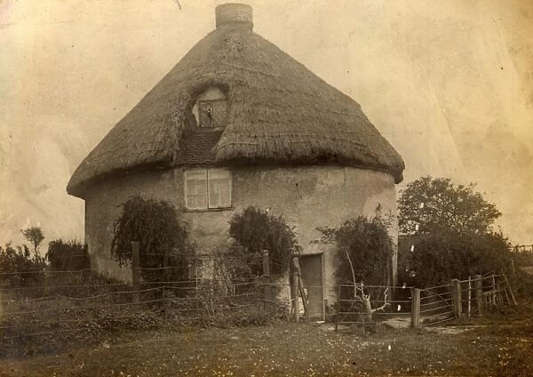 Round cottage in Emsworth, 1908