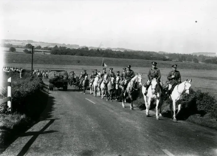 Framed Print : Royal Scots Greys riding up Duncton Hill, August 1936 Framed Print : Royal Scots Greys riding up Duncton Hill, August 1936