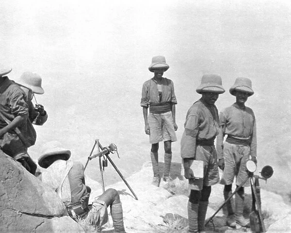 RSR 2  /  6th Battalion, Indian signalers with Heliograph'