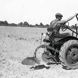 Allis Chalmers Plough at West Wittering - July 1939