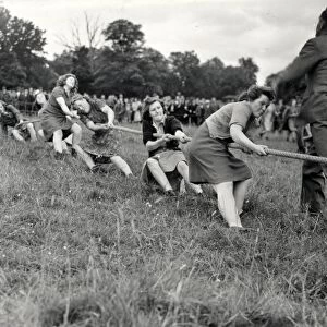 Come on girls, PULL! - July 1946