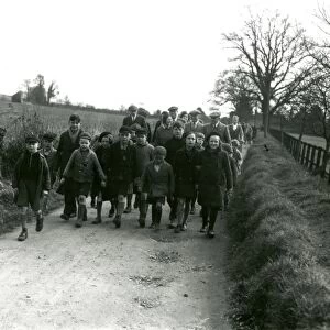 Crowd following the Storrington Beagles Meet, Swan, Fittleworth, March 1938