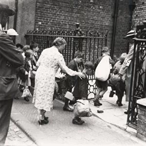 Evacuees arriving at hall, September 1939