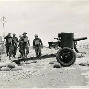 Gun Crew on the Esplanade, Bognor Regis 1940