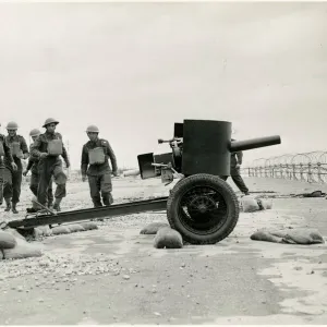 Gun Crew on the Esplanade, Bognor Regis 1940