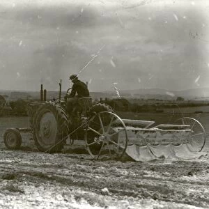 Lime Spreading at Frog Farm Petworth - 30 April 1945