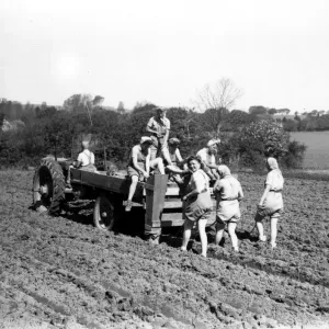 Potato planting at Todhurst, Kirdford with Land Girls, May 1943