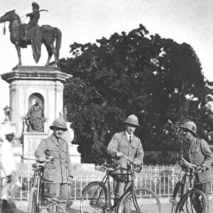 RSR 2 / 6th Battalion, Group by Maharajas statue, Bangalore