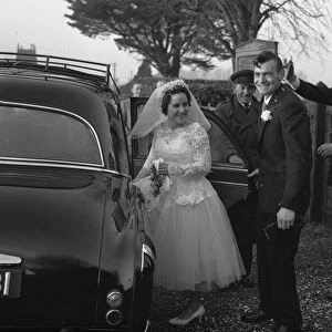 Wedding in Sussex, getting into the car