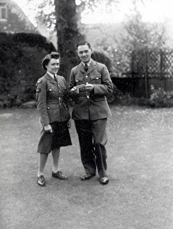 Military Prints: Air Force couple - about 1942