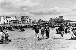 Bognor Regis beach west of Pier, 1960s Bognor Regis beach west of Pier, 1960s